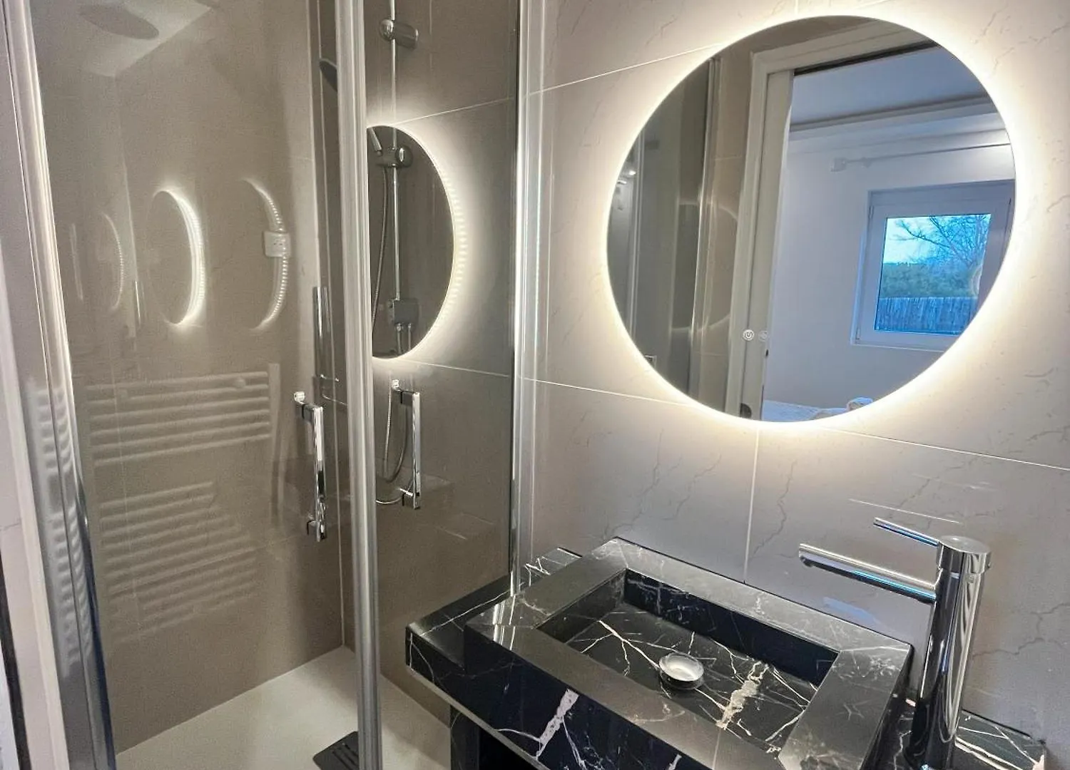 Villa Standing, 4 Suites Avec Sdb Сен-Жульен-ан-Женевуа 0*,  Франция