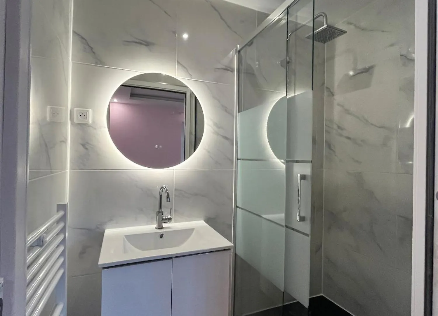 Villa Standing, 4 Suites Avec Sdb Сен-Жульен-ан-Женевуа